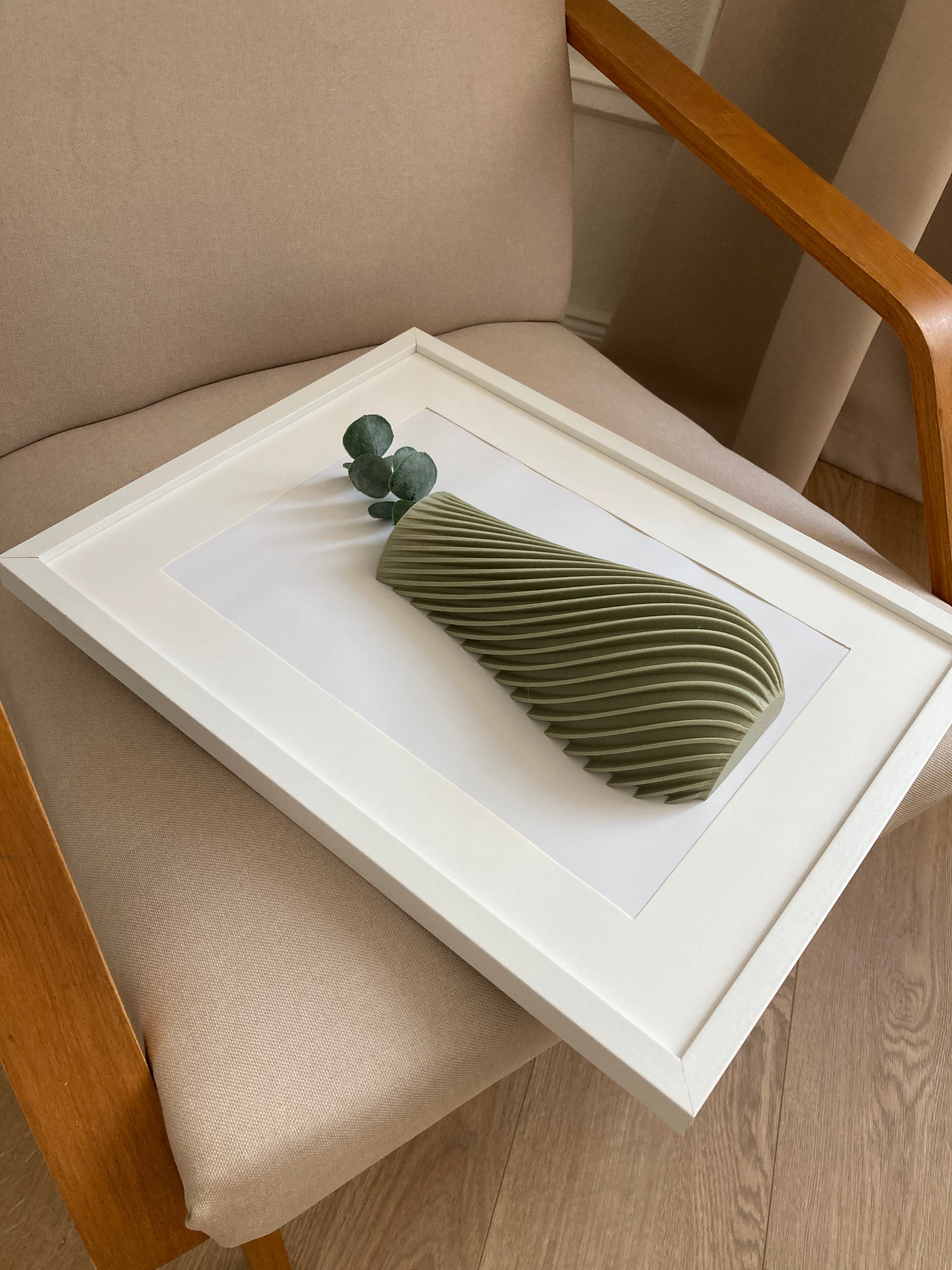 Vrúbkovaná 3D váza 20 × 30 cm | dizajnový doplnok