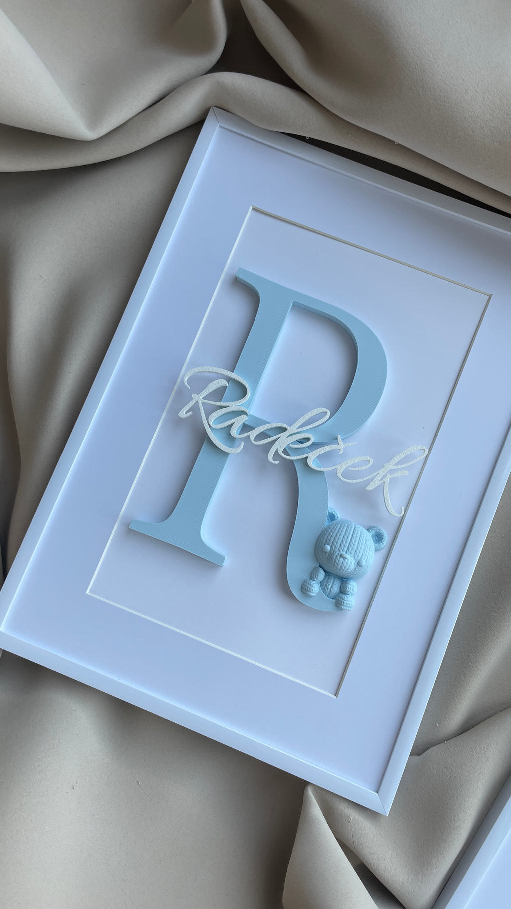 Personalizovaný obraz s menom bábätka – ideálny darček k narodeniu alebo na krstiny, 20 × 30 cm