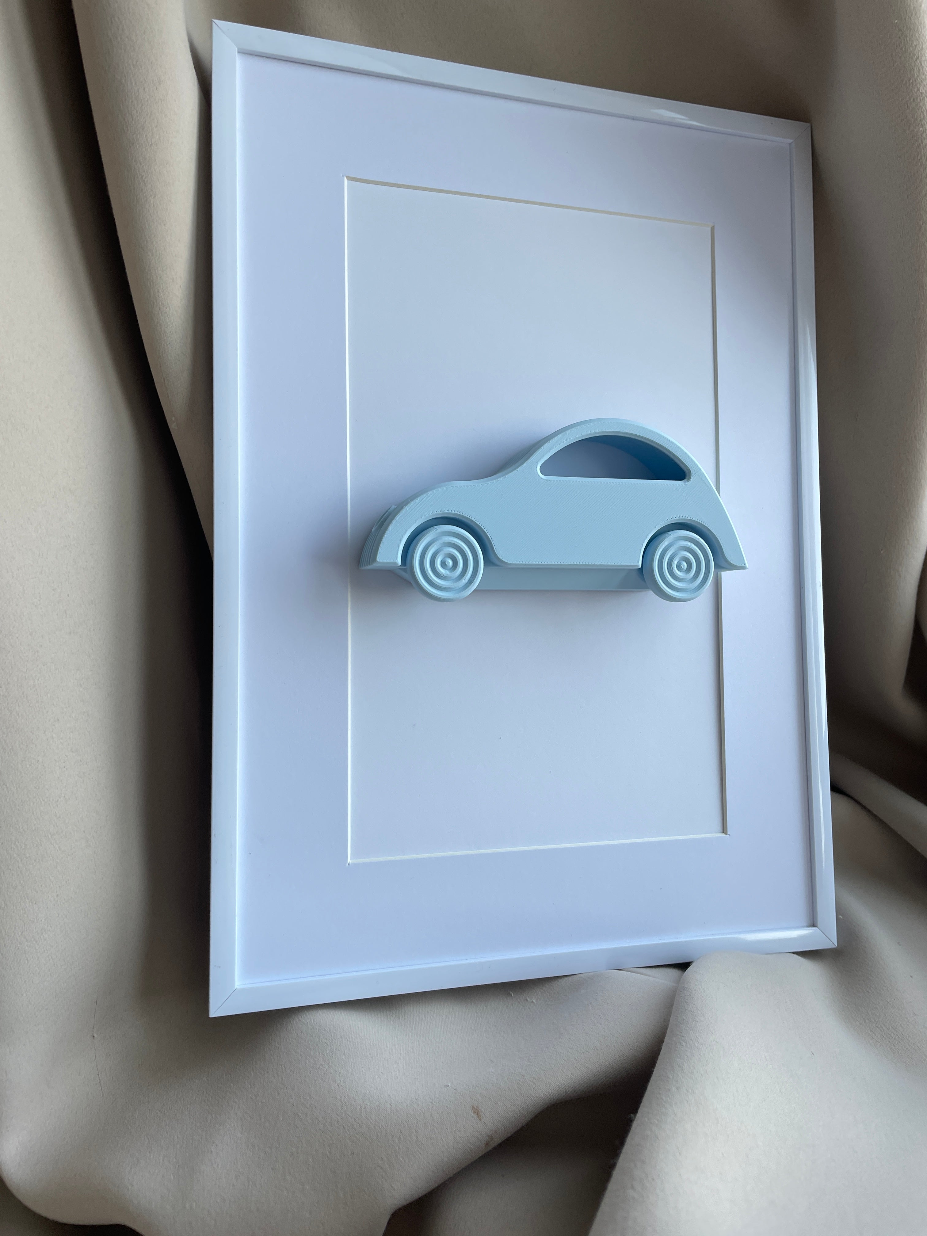 3D autíčko v ráme – personalizovaná dekorácia pre detskú izbičku