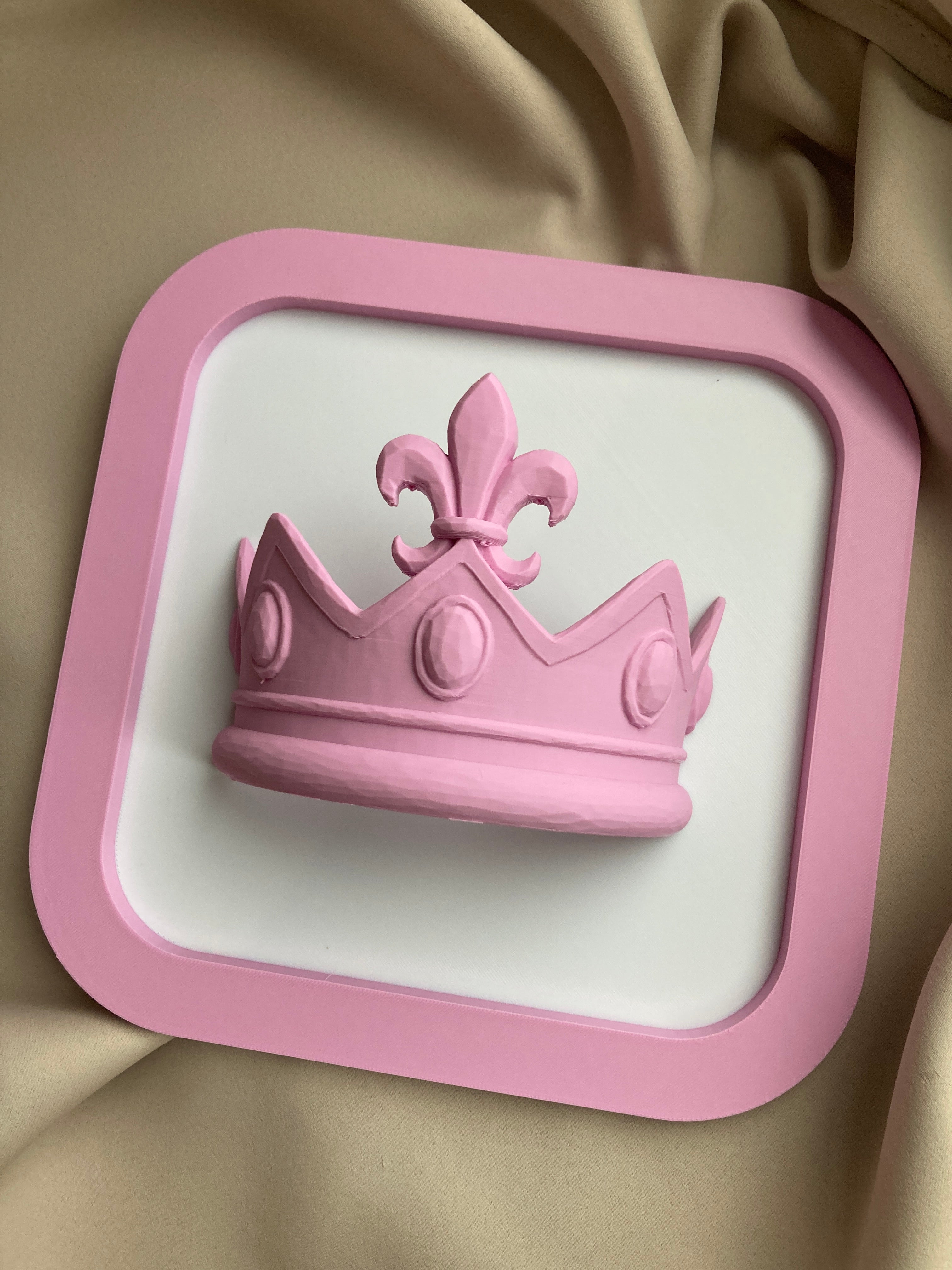 3D set do detskej izby pre dievčatká – princezná, korunka a iniciála s menom | Voliteľná farba