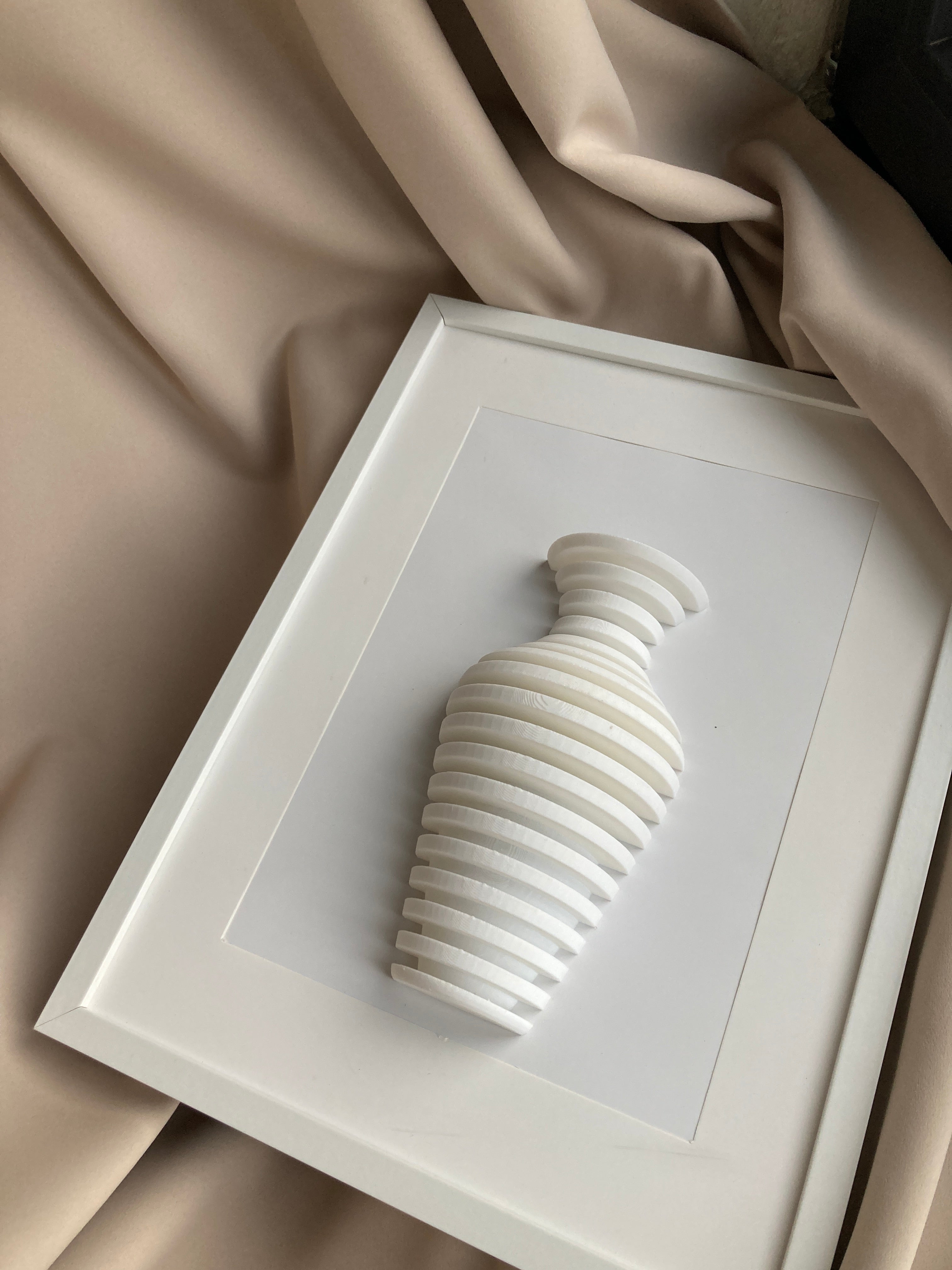 Moderný 3D obraz vázy – reliéfna dekorácia na stenu 20 × 30 cm