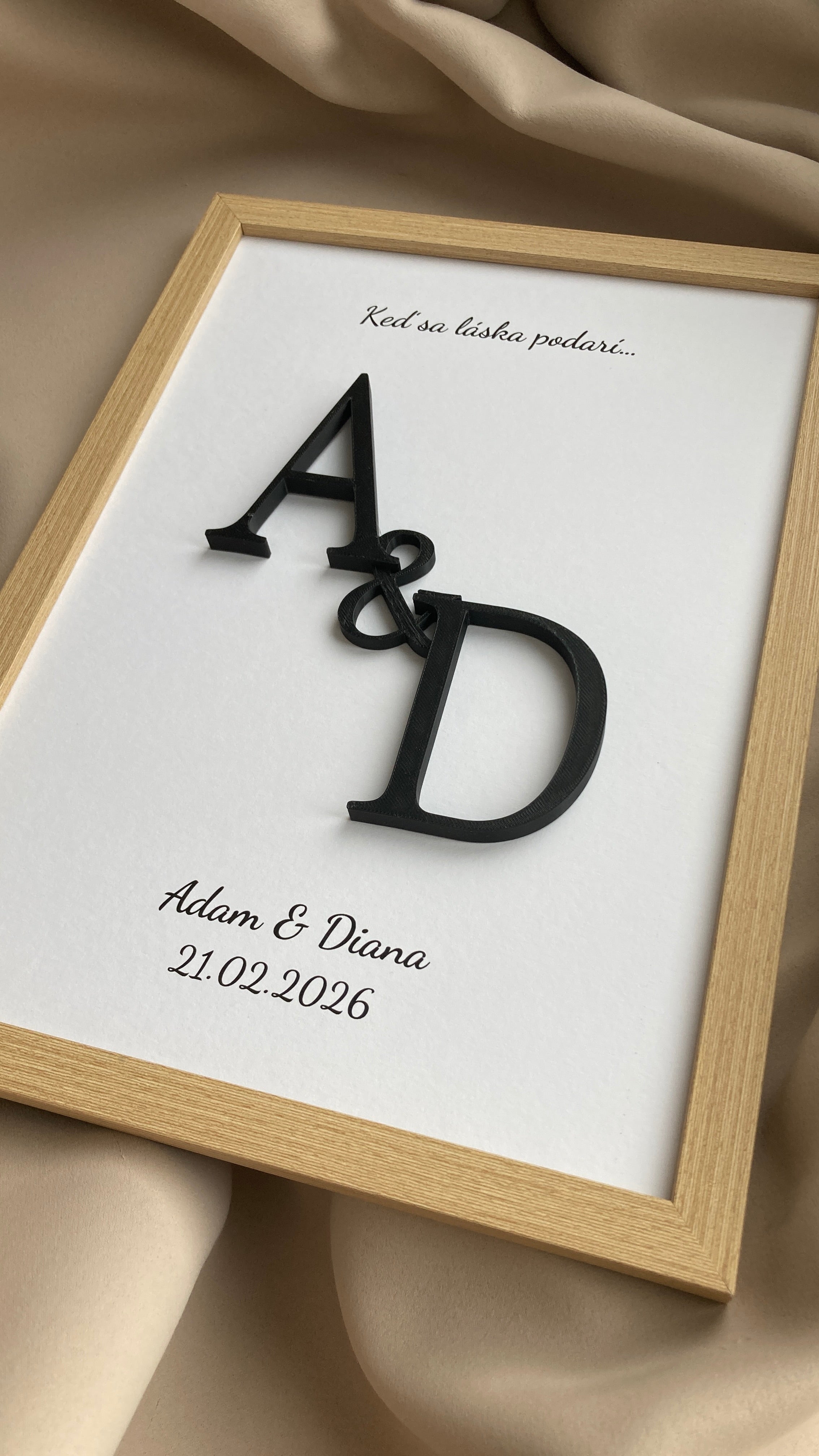 3D obraz s iniciálami mien – personalizovaný svadobný darček pre novomanželov