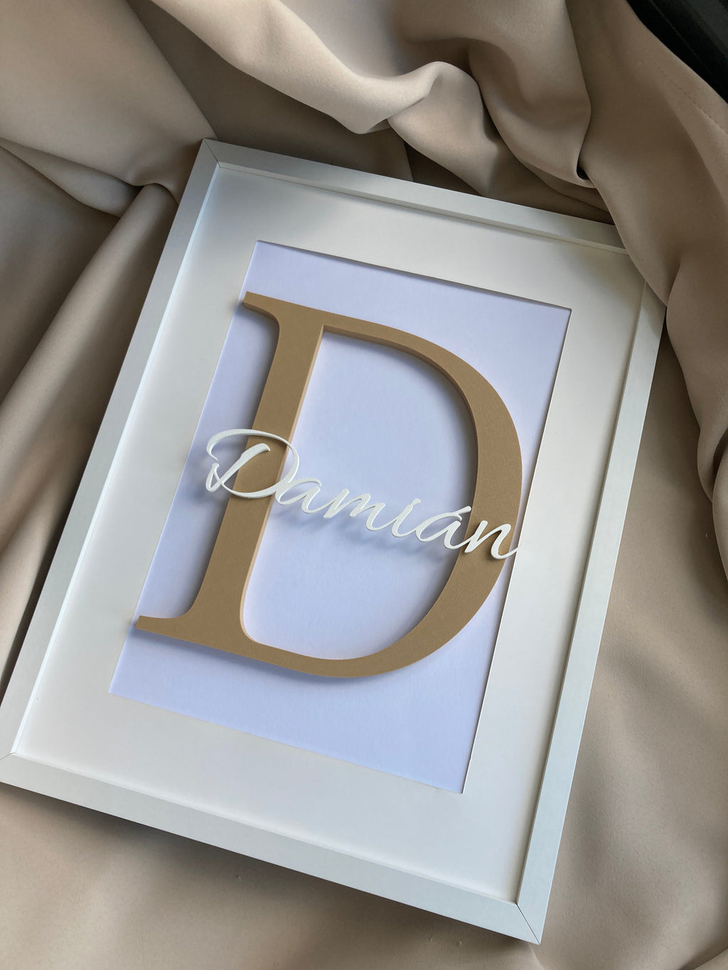 Originálny 3D obraz s iniciálou a menom – personalizovaný darček 30×40 cm